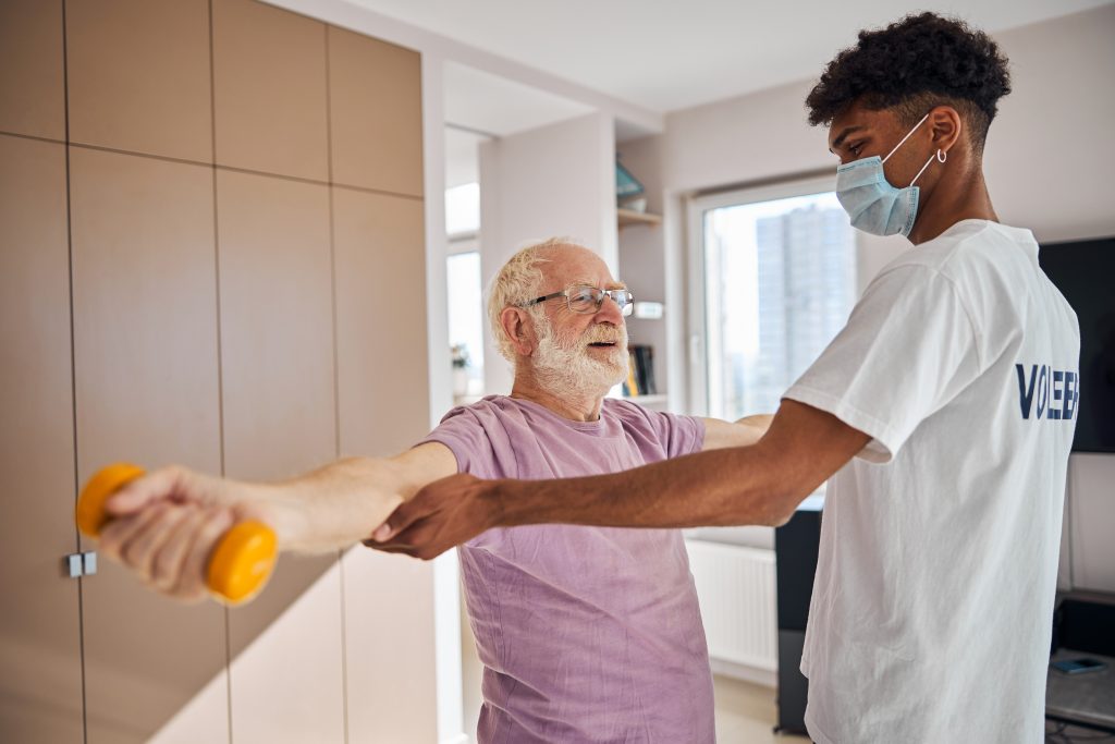 How Physiotherapy and Chiropractic Specialists Can Support the Elderly